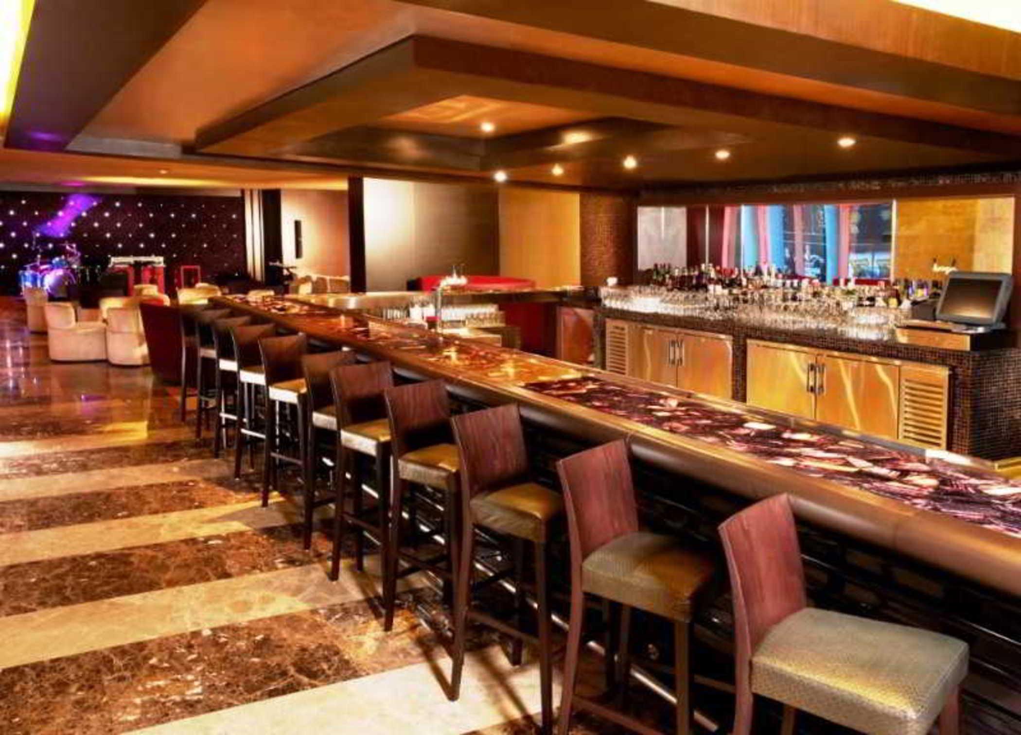 Megapolis Hotel Panama Ngoại thất bức ảnh The bar at the Wynn