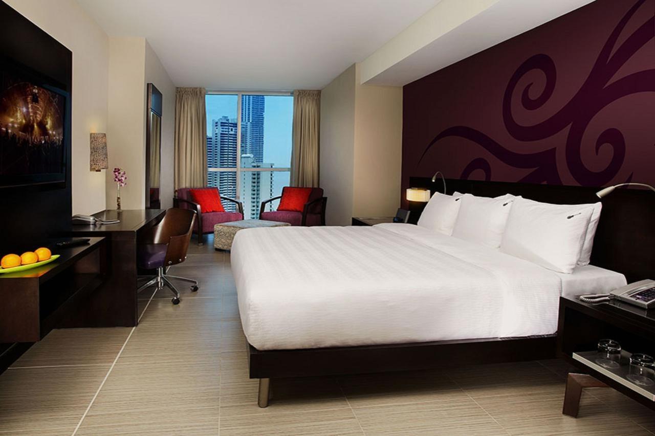 Megapolis Hotel Panama Ngoại thất bức ảnh A room at the hotel