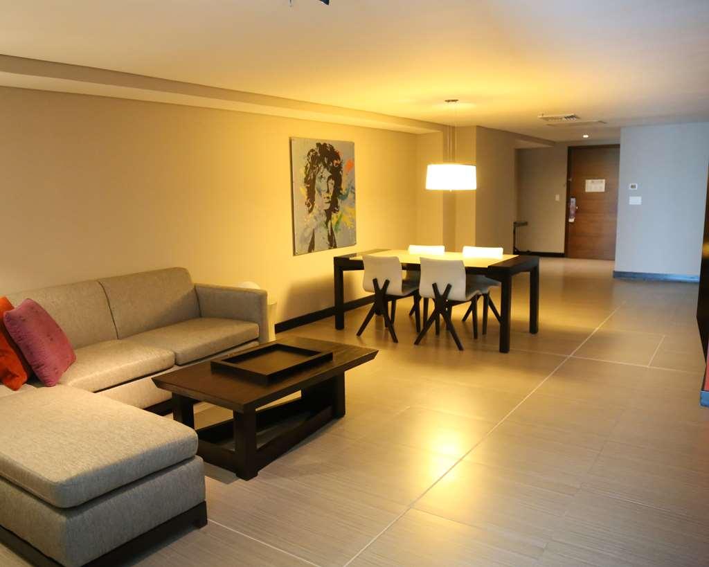 Megapolis Hotel Panama Phòng bức ảnh Living room