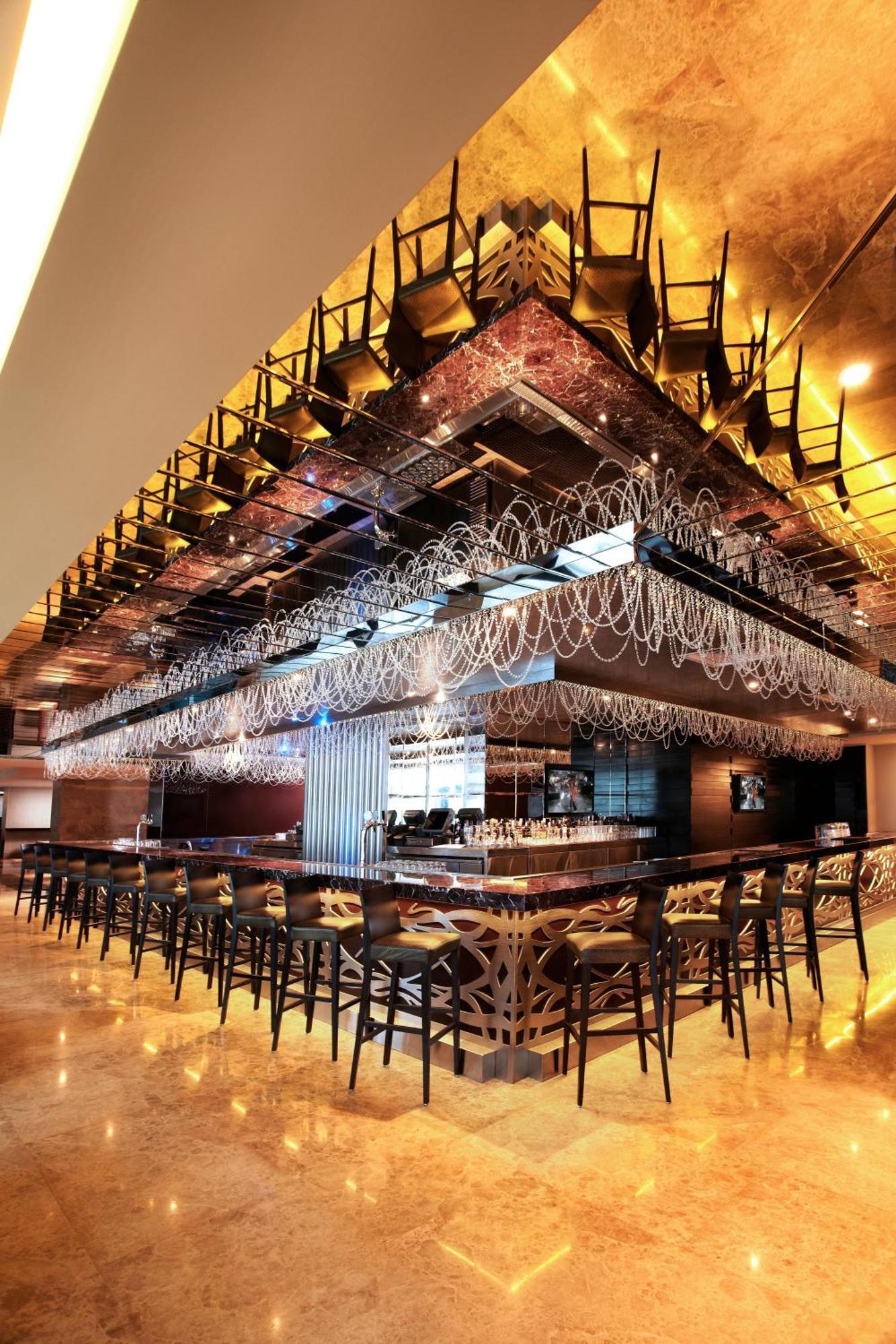 Megapolis Hotel Panama Nhà hàng bức ảnh The bar at the 101 bar