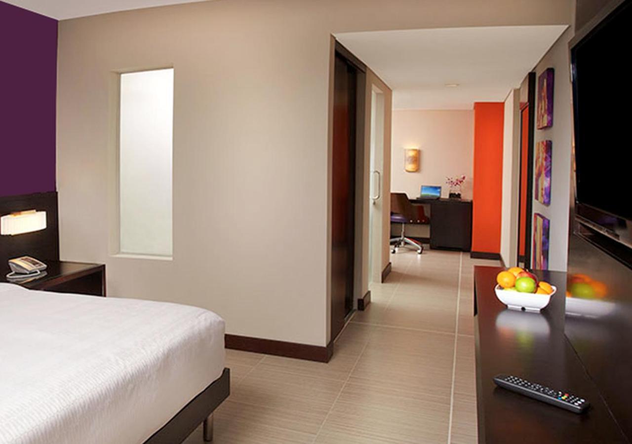 Megapolis Hotel Panama Ngoại thất bức ảnh Suite